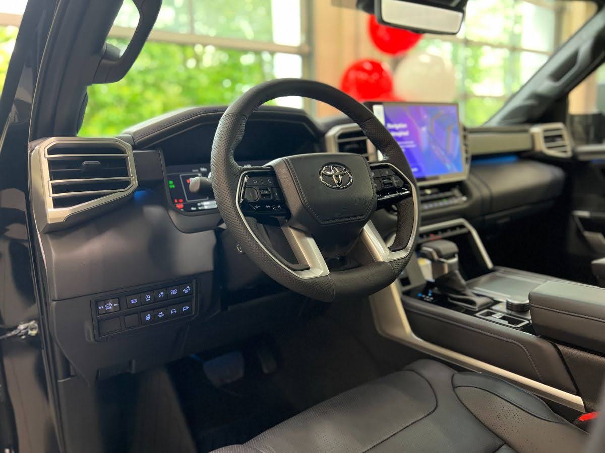 2022 Tundra Platinum Photo Gallery in Black 6 2022 Tundra Platinum Photo Gallery in Black 6